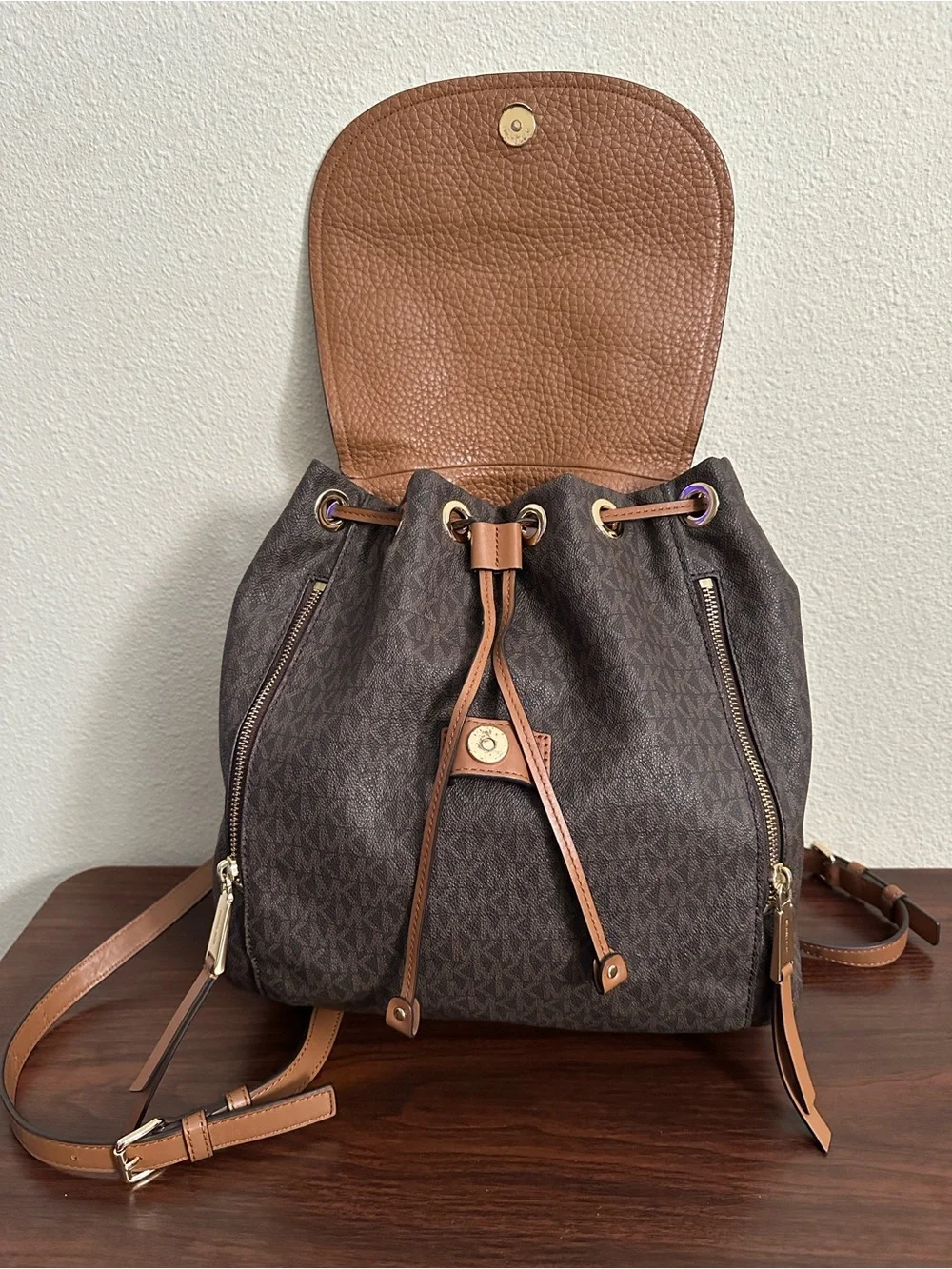 Michael Kors like new